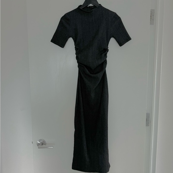 Zara Textured Crepe Midi Dress NWT - Picture 2 of 6